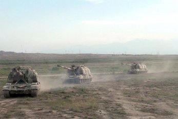 Azərbaycan Ordusu “Msta-S” özüyeriyən haubitsalardan döyüş atışları icra edir - VİDEO