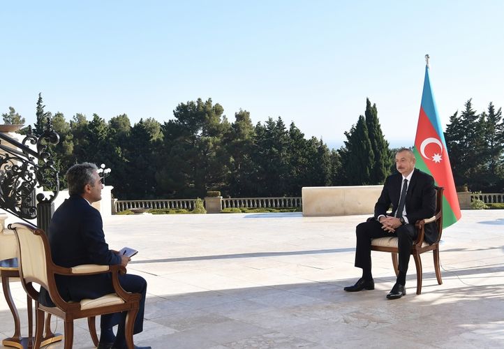 "Atamın yoluna sadiq qalaraq, bu şərəfli missiyanı da icra edirik" - Prezident İlham Əliyev