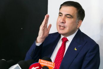 Mixeil Saakaşvilini Afinada döyüblər 