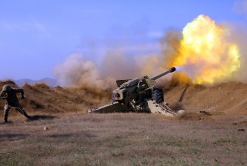 MN: Artilleriyaçılarımız düşmənə dəqiq zərbələr endirir - VİDEO