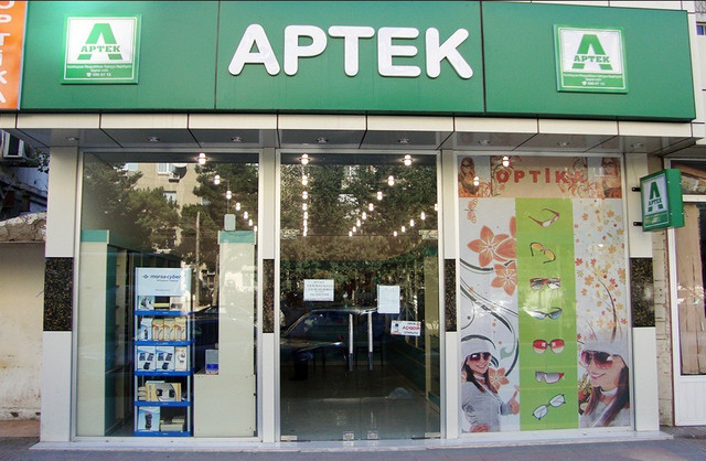 Ölkədə yalnız aptek və ərzaq mağazaları işləyəcək 