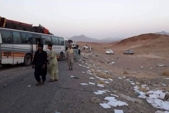 Suriyada fəhlələri aparan avtobus minaya düşüb 