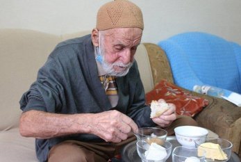 96 yaşında COVID-19-u məğlub edən adam 