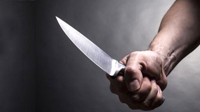 Şirvanda 64 yaşlı kişi gənc qızı bıçaqladı 