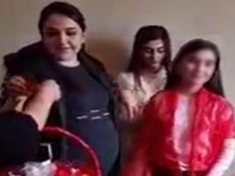 Gürcüstanda 11 yaşlı azərbaycanlı qızı nişanladılar - VİDEO