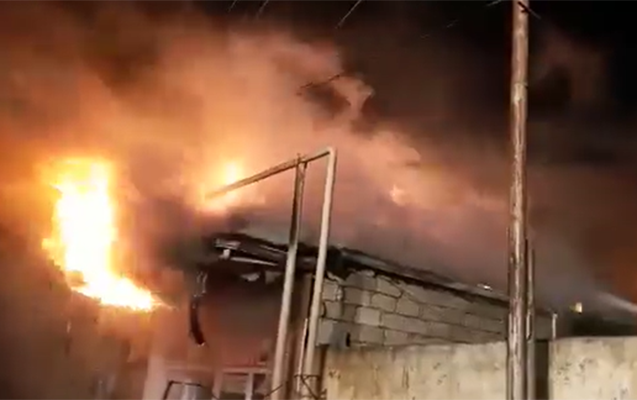 Suraxanıda 4 otaqlı ev yandı - Video