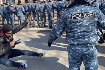 Ermənistan polisi etiraz aksiyasını zorakılıqla dağıtdı – Bir jurnalist yaralandı