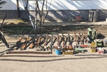 Xocavənddə erməni hərbçilərin atıb qaçdığı silah-sursat aşkar edildi 