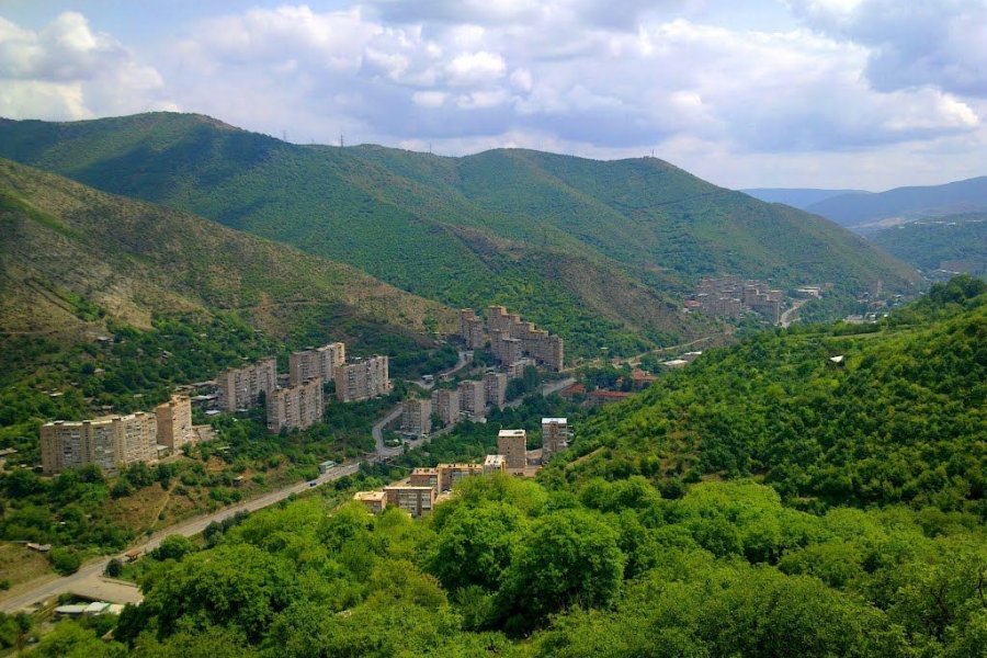 Ermənilər Zəngəzurdan qaçır – Rusiyalı deputat həyəcan təbili çaldı – “Qarşısını almalıyıq” - FOTOFAKT