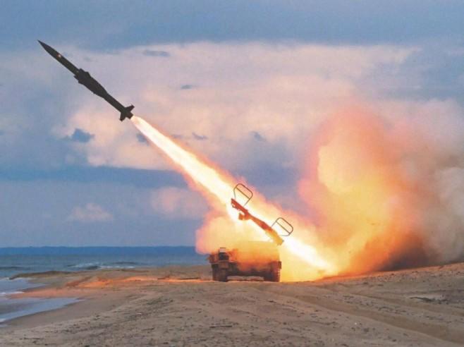 Pakistan ballistik raketi sınaqdan keçirdi 