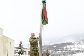 Prezident Hadrutda Azərbaycan bayrağını qaldırıb 