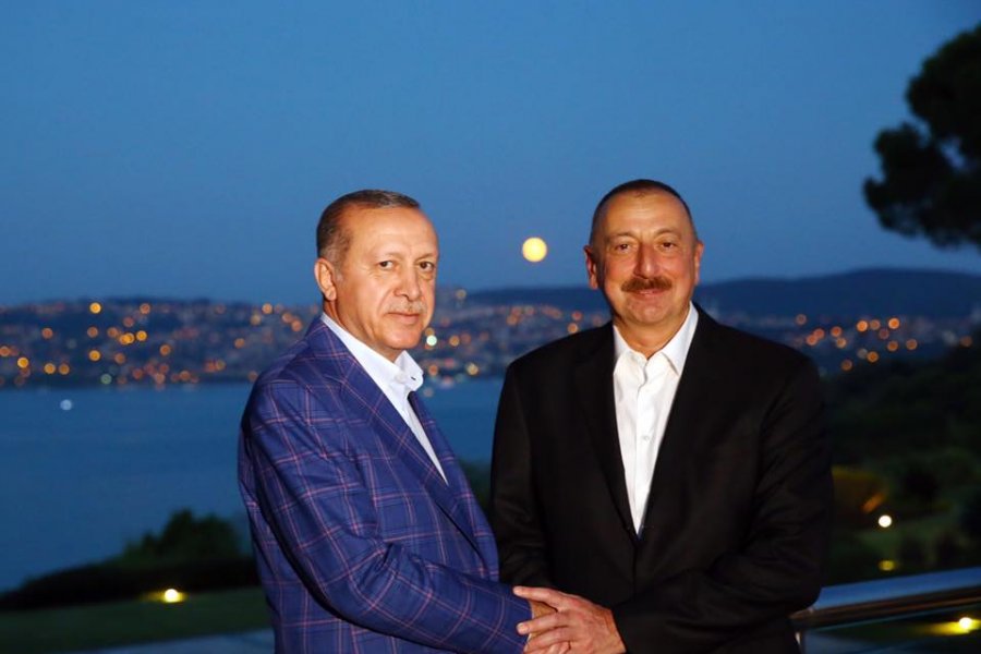 Ərdoğan Azərbaycan Prezidenti ilə birgə Bakıda Türkiyə-Uels oyununu izləyəcək 
