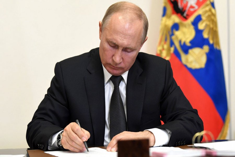 Putin miqrantların Rusiyada qalma müddətini uzadıb 