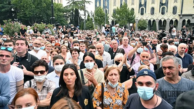 Gürcüstanda 4 telekanal hökumətin istefasını tələb edir 