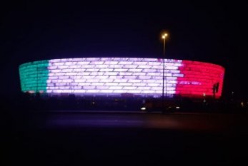 Bakı Olimpiya Stadionu İtaliyanın rəngləri ilə işıqlandırıldı 