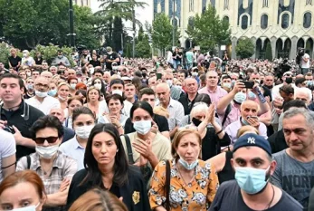 Gürcüstanda 4 telekanal hökumətin istefasını tələb edir 