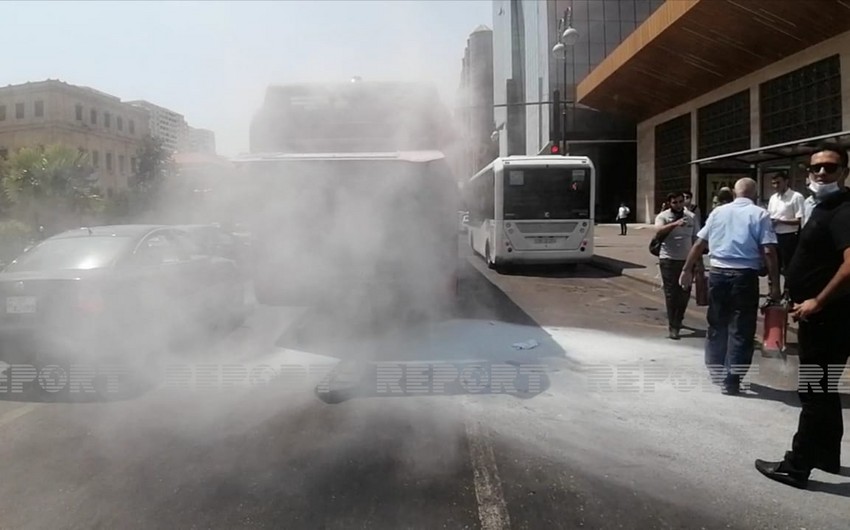 "BakuBus"un avtobusunda yanğın: sərnişinlər təxliyə edildi 