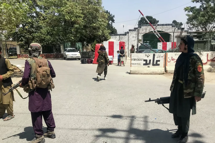 "Taliban" Əfqanıstanda əhalidən silahları toplayır 