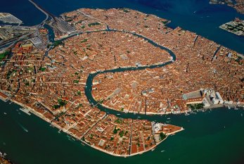 Venesiya yenidən su altında qaldı - VİDEO