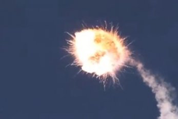 ABŞ-da havaya qalxan raket partladı 