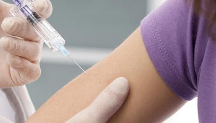 "İki-üç doza vaksin vurdurmaq COVID-19-a yoluxmaqdan sığortalamır" 