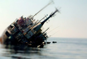 Mühərriki xarab olan gəmi batdı: 60 nəfər itkin düşdü, 17 ölü var 