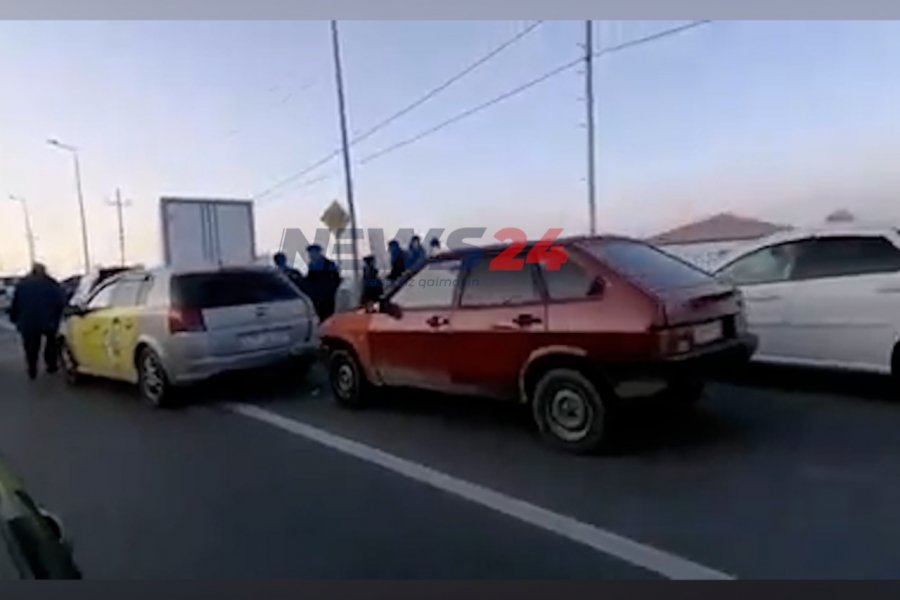 Bakıda 5 avtomobil toqquşdu – VİDEO