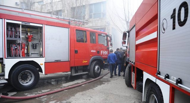 Sumqayıtda mebel mağazası yandı 