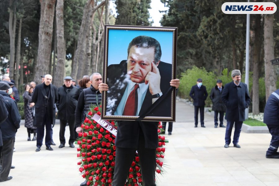 Ayaz Mütəllibov I Fəxri xiyabanda dəfn edildi -FOTO