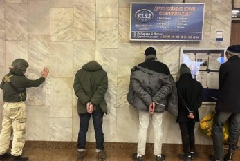 Kiyev metrosunda 5 diversant saxlanıldı - Oyuncağın içindən güllələr çıxdı - VİDEO