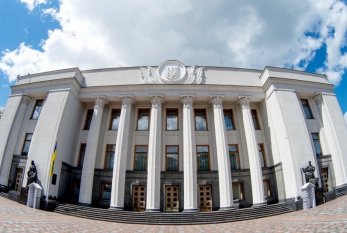 Ukrayna Ali Radası hərbi vəziyyətin müddətini daha 30 gün uzadıb 