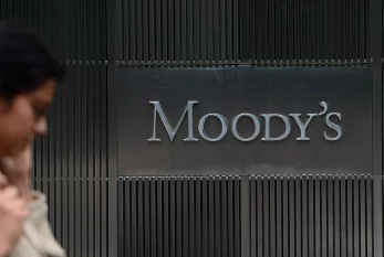 "Moody's" Rusiya şirkətlərinin kredit reytinqlərini geri götürür 
