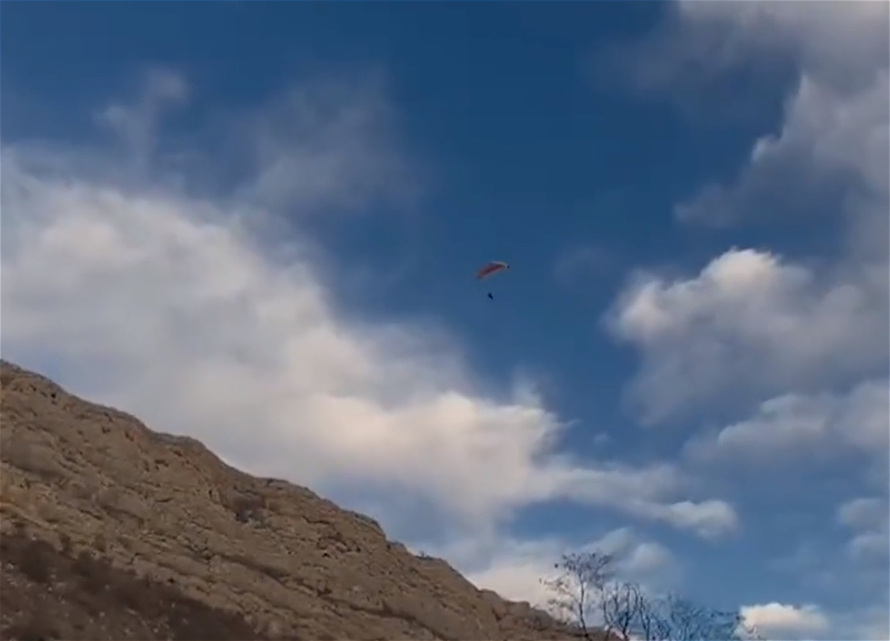 Son 30 ildə ilk dəfə Şuşada yamac paraşütündən uçuş həyata keçirildi - VİDEO