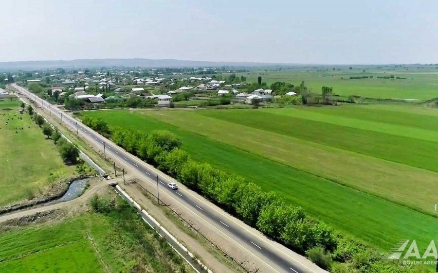 Yevlaxda  avtomobil yolunun tikintisinə 2,1 milyon pul ayrıldı