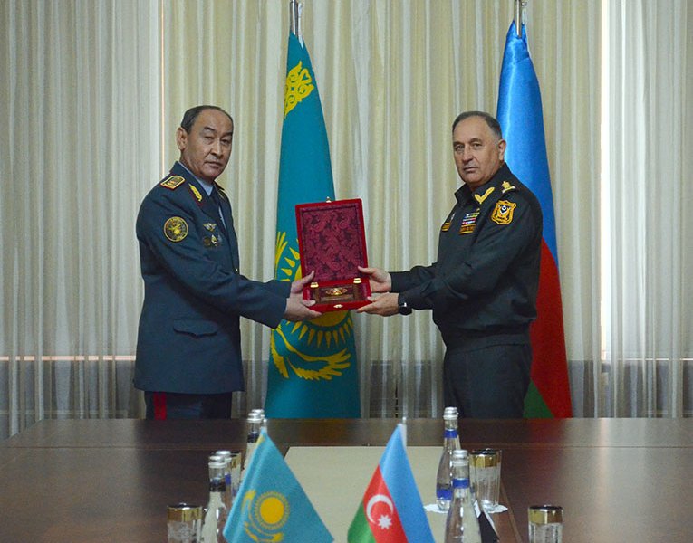 Kərim Vəliyev qazaxıstanlı nümayəndə heyəti ilə görüşüb 