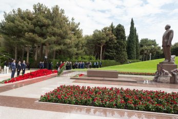 "ASAN xidmət" kollektivi Ümummilli lider Heydər Əliyevin xatirəsini yad edir - FOTO