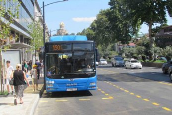 Tbilisidə sərnişin avtobusunda dəhşətli QƏTL: Arvadının boğazını kəsdi 