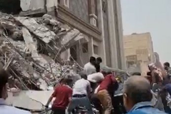 İranda 10 mərtəbəli bina çöküb 
