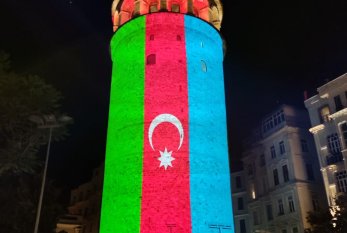 İstanbulun rəmzləri Azərbaycan bayrağı ilə işıqlandırıldı - FOTO