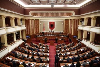 Albaniya parlamenti yeni prezidenti seçə bilmədi 