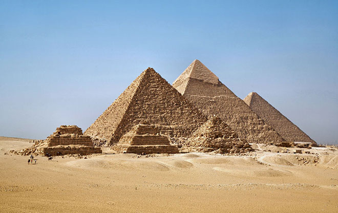 Misir 16 yaşdan kiçik uşaqların piramidaları ziyarət etmələrini qadağan edib 