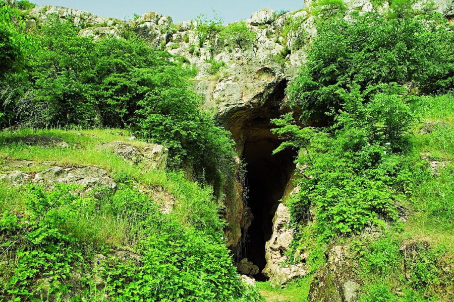 Bir qrup səyyah və bloger Azıx mağarasında olub 