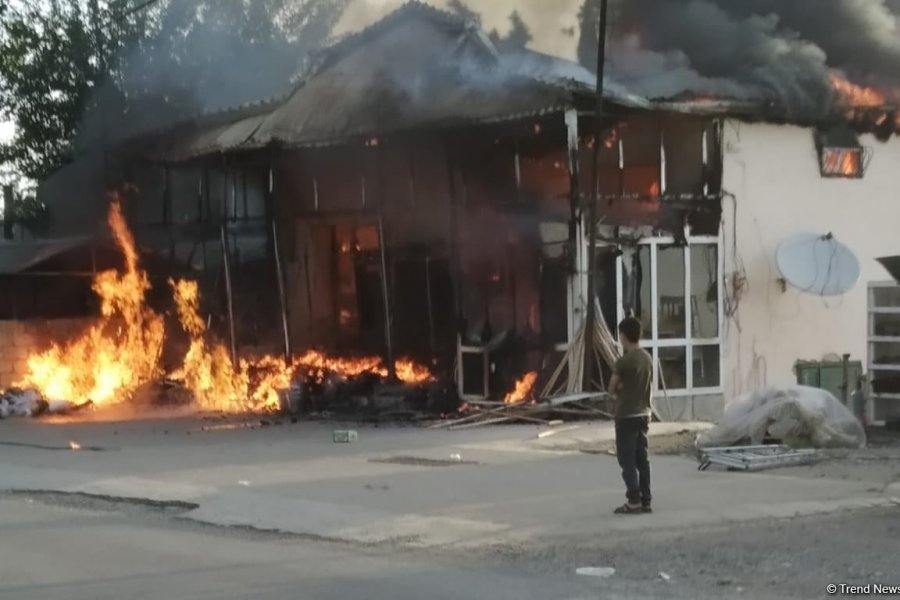 Ağdamda market yanaraq külə döndü -FOTO