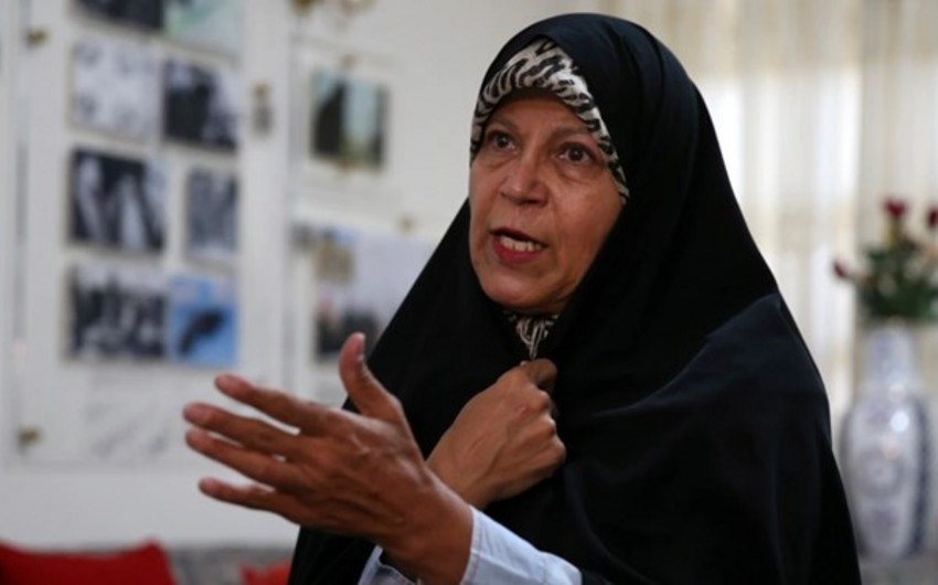 İranın keçmiş Prezidentinin qızı qadınları itaətsizliyə çağırdı 
