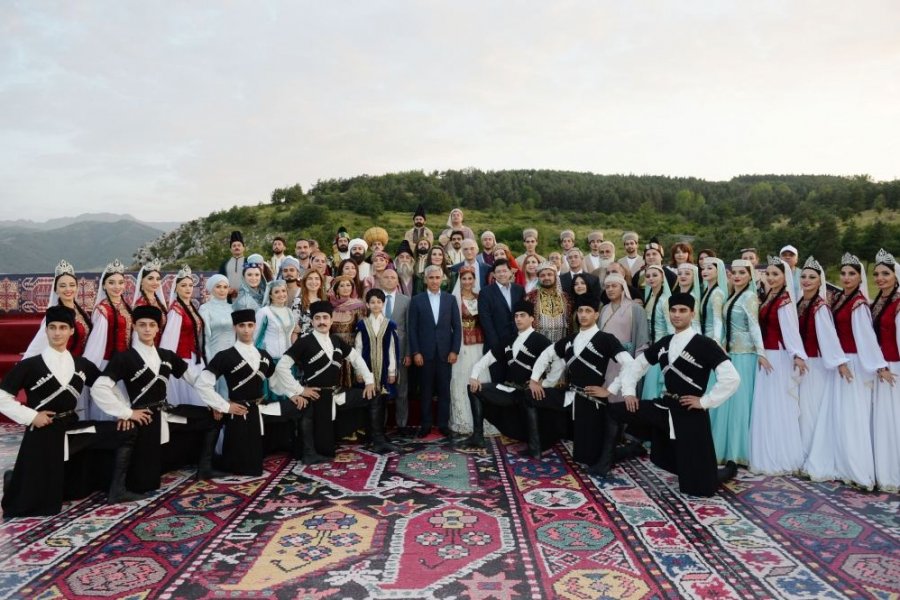 Vaqif Poeziya Günləri çərçivəsində Cıdır düzündə konsert-tamaşa təqdim olunub (FOTO) 