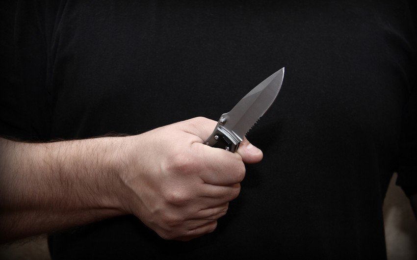 Şəmkirdə 20 yaşlı gənc bıçaqlandı 