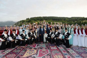 Vaqif Poeziya Günləri çərçivəsində Cıdır düzündə konsert-tamaşa təqdim olunub (FOTO) 