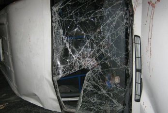 Goranboyda mikroavtobus aşdı, 24 nəfər xəsarət aldı 
