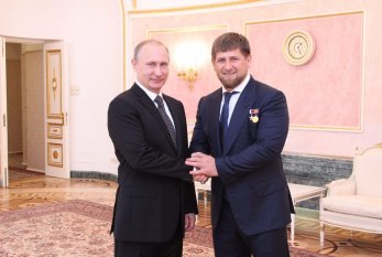 Putin Ramzan Kadırovu təltif etdi 