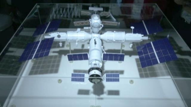 Rusiya öz kosmik stansiyasının modelini sərgilədi – FOTO